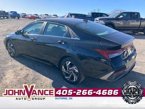 2025 Hyundai ELANTRA SEL