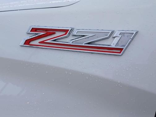 Summit White 2026 Chevrolet Silverado 1500 LT