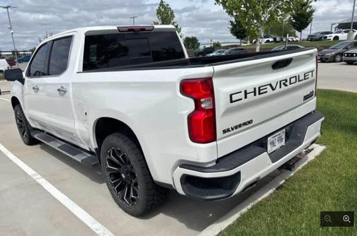 Iridescent Pearl Tricoat 2023 Chevrolet Silverado 1500 High Country