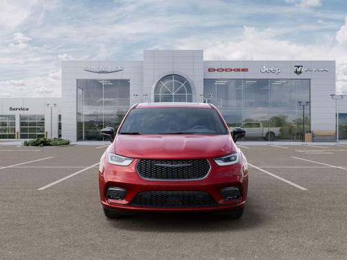Red Hot Pearlcoat 2026 Chrysler Pacifica L