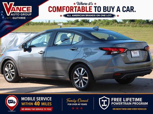 Gun Metallic 2024 Nissan Versa 1.6 SV