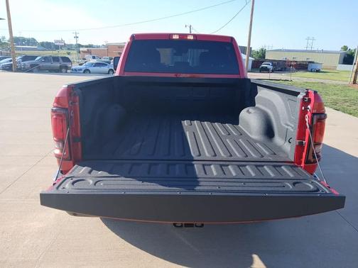Flame Red Clearcoat 2026 RAM 2500 Big Horn Crew Cab 4x4 6'4' Box