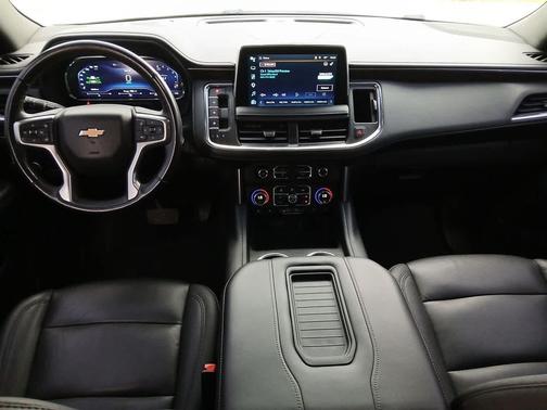 Summit White 2022 Chevrolet Suburban LT