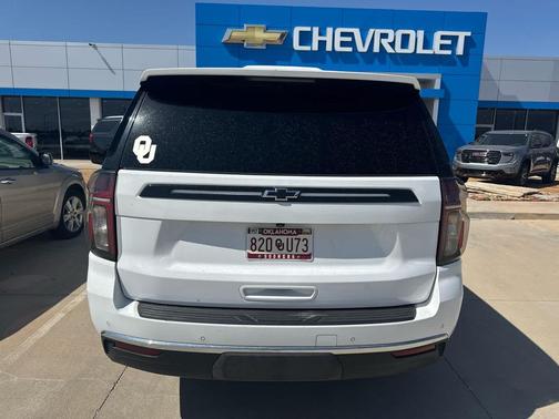 Summit White 2022 Chevrolet Suburban LT