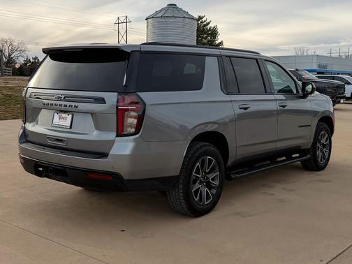 2023 Chevrolet Suburban 4WD Z71