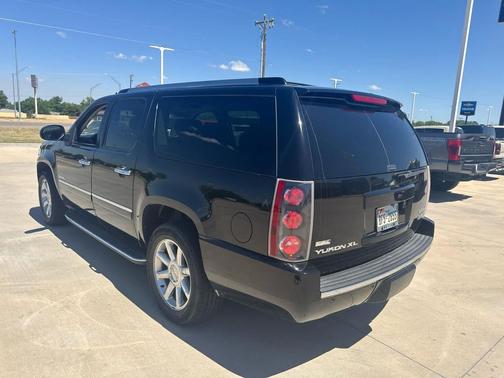 Onyx Black 2010 GMC Yukon XL Denali