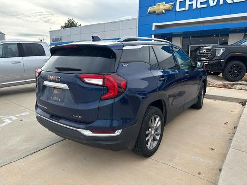 2023 GMC Terrain SLT