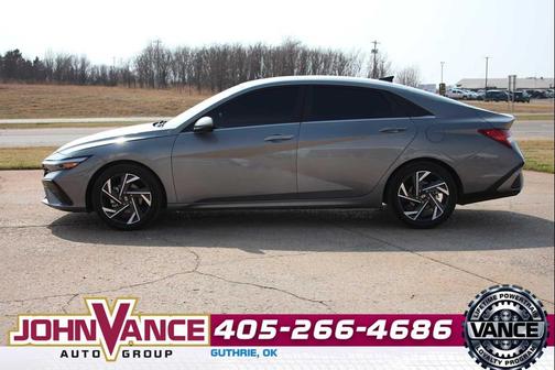 2024 Hyundai ELANTRA Limited