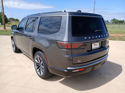 Baltic Gray Metallic Clearcoat 2024 Jeep Wagoneer Series III 4x4