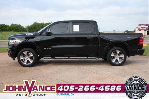 Diamond Black Crystal Pearlcoat 2022 RAM 1500 Laramie