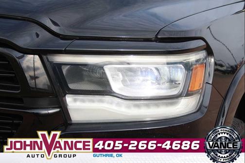 Diamond Black Crystal Pearlcoat 2022 RAM 1500 Laramie