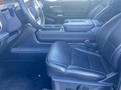 Agate Black Metallic 2025 Ford Expedition Platinum