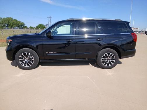 Agate Black Metallic 2025 Ford Expedition Platinum