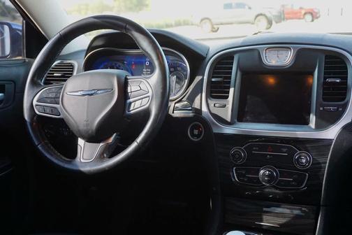 Gloss Black 2019 Chrysler 300 Touring