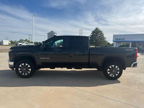 Oxford Brown Metallic 2021 Chevrolet Silverado 2500 LT