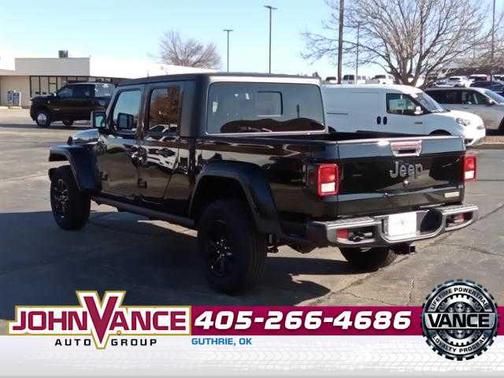 Black Clearcoat 2023 Jeep Gladiator Freedom 4x4