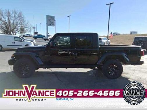 Black Clearcoat 2023 Jeep Gladiator Freedom 4x4