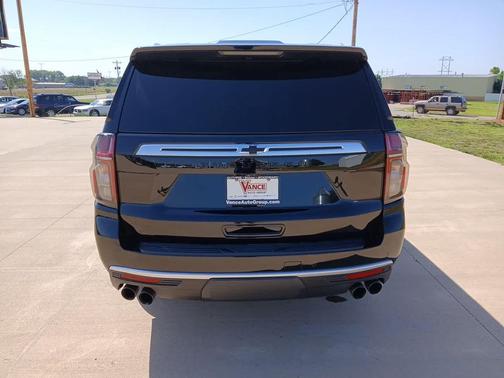 Black 2024 Chevrolet Suburban 4WD High Country