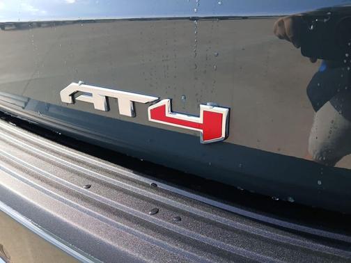 Midnight Pine 2026 GMC Yukon 4WD AT4