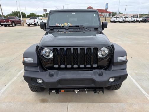Black Clearcoat 2022 Jeep Wrangler Sport S