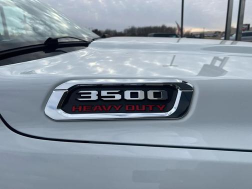 2024 RAM 3500 Big Horn Crew Cab 4x4 8' Box