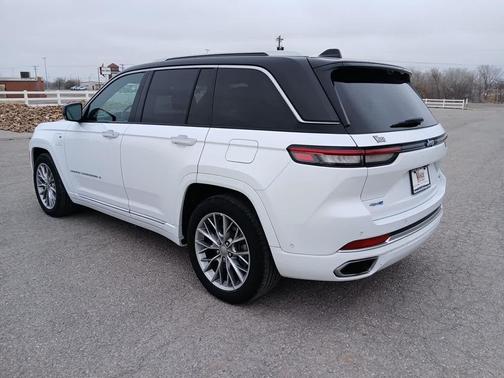 2022 Jeep Grand Cherokee 4xe Summit