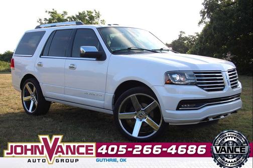 White Platinum Metallic Tri-Coat 2015 Lincoln Navigator Base
