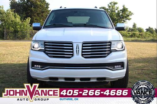 White Platinum Metallic Tri-Coat 2015 Lincoln Navigator Base