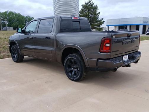 Granite Crystal Metallic Clearcoat 2026 RAM 1500 Big Horn/Lone Star