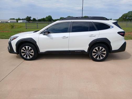 Crystal White Pearl 2024 Subaru Outback Limited