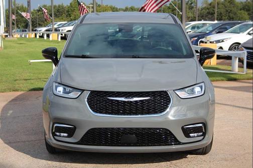 2025 Chrysler Pacifica L