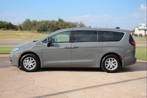 2025 Chrysler Pacifica L
