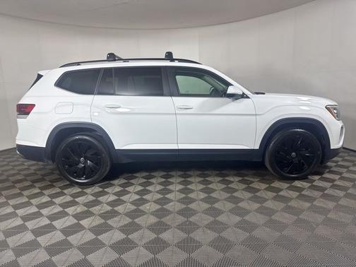 2024 Volkswagen Atlas 2.0T SE