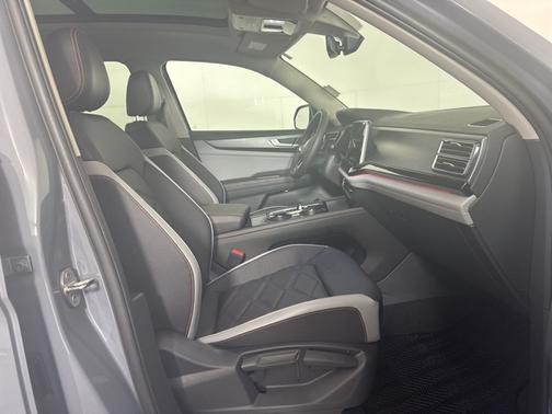 2024 Volkswagen Atlas 2.0T Peak Edition SE w/Technology