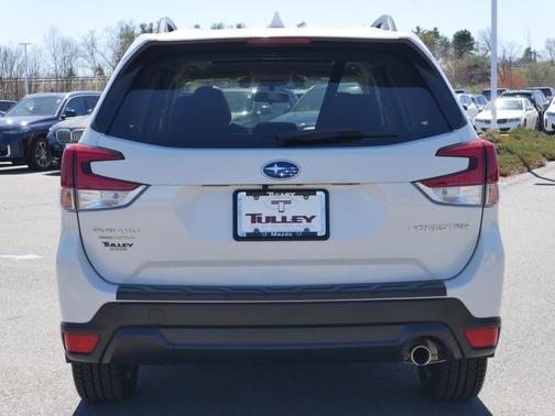 Crystal White Pearl 2020 Subaru Forester Limited