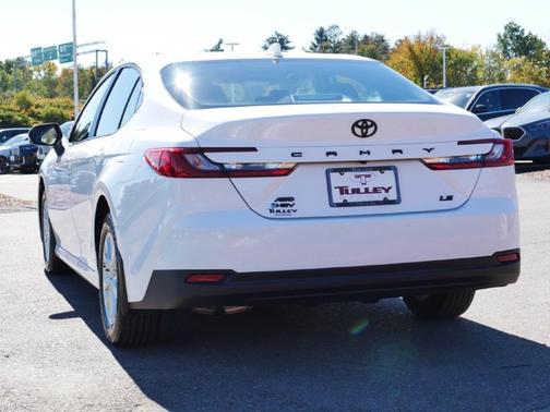 Ice 2025 Toyota Camry LE