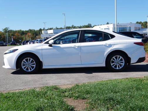 Ice 2025 Toyota Camry LE