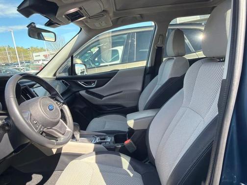 Horizon Blue Pearl 2022 Subaru Forester Premium