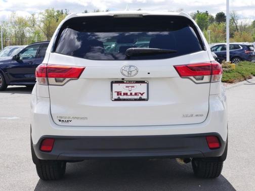 Blizzard Pearl 2019 Toyota Highlander XLE