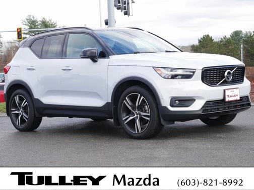 2022 Volvo XC40 T5 R-Design