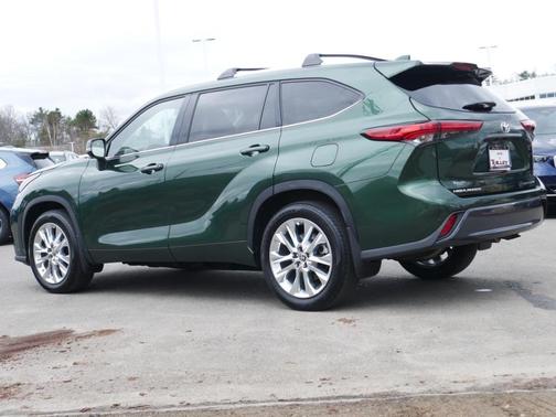 Green 2023 Toyota Highlander Limited