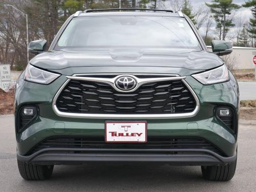Green 2023 Toyota Highlander Limited