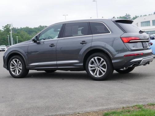 2025 Audi Q7 45 Premium Plus