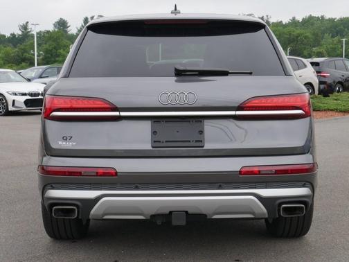 2025 Audi Q7 45 Premium Plus