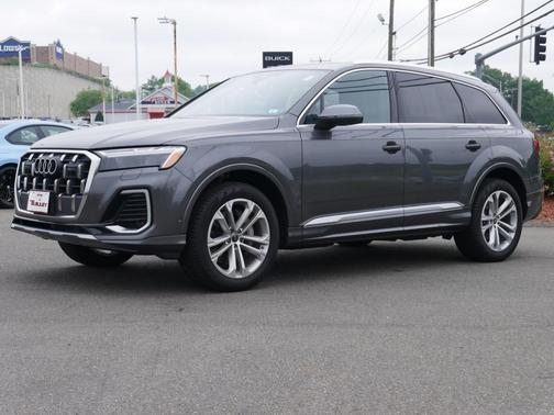 2025 Audi Q7 45 Premium Plus