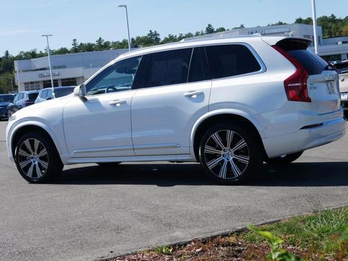 2024 Volvo XC90 B6 Ultimate Bright Theme 7-Seater