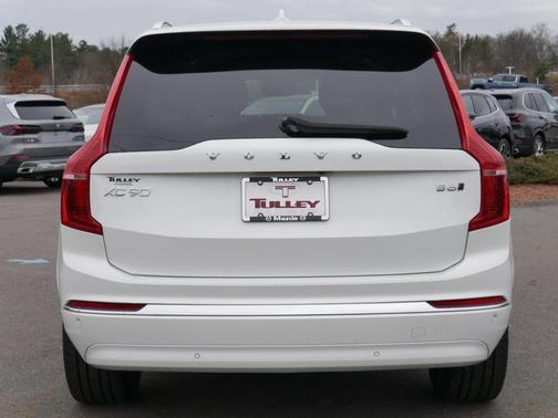 2024 Volvo XC90 B6 Ultimate Bright Theme 7-Seater