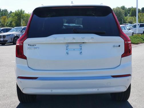 2024 Volvo XC90 B6 Ultimate Bright Theme 7-Seater