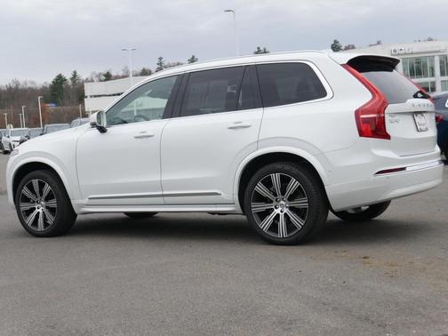 2024 Volvo XC90 B6 Ultimate Bright Theme 7-Seater