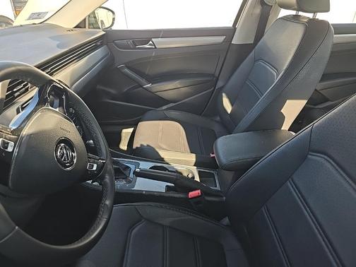 2021 Volkswagen Passat 2.0T SE